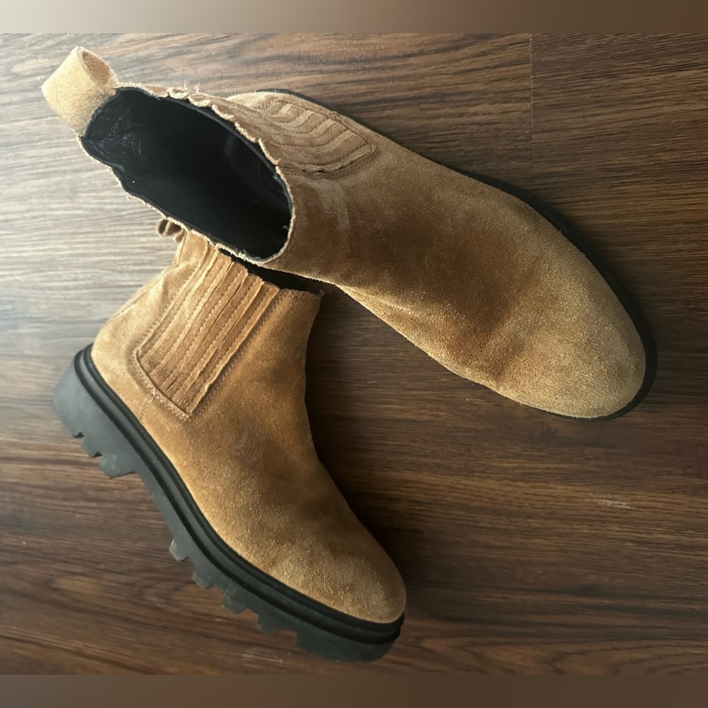 Tan Suede Women Boots
